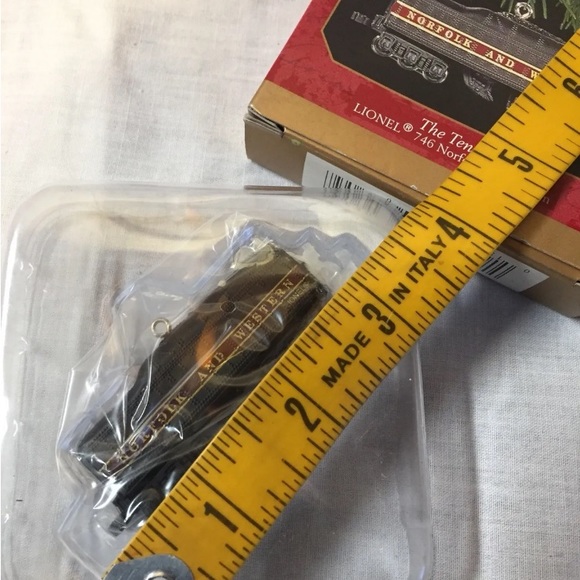 Hallmark lionel the tender Norfolk & western train ornament - Picture 5 of 7